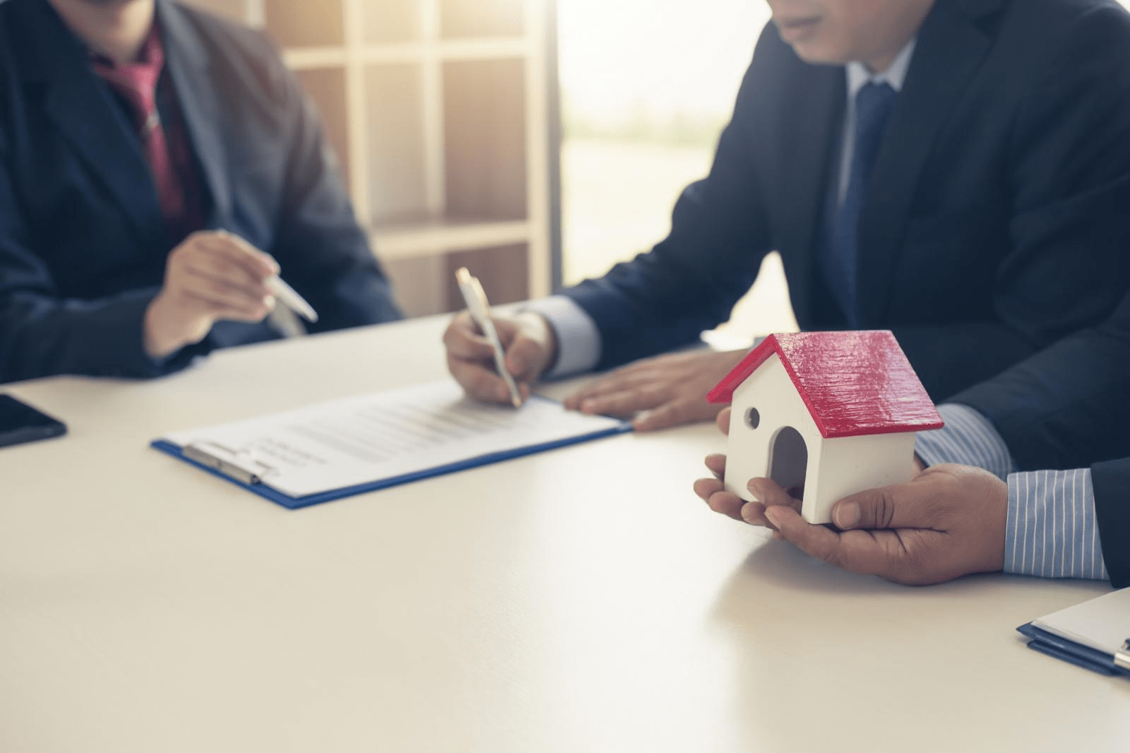 Cho người nước ngoài thuê nhà ở Việt Nam: Điều kiện, thủ tục đăng ký